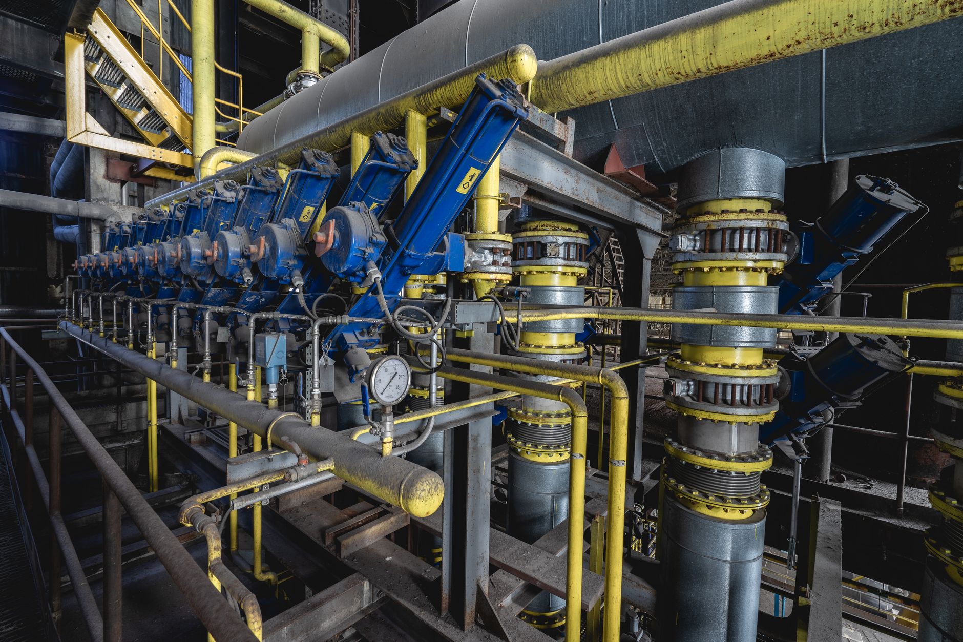 Manufacturing line with a digital dashboard showing performance metrics